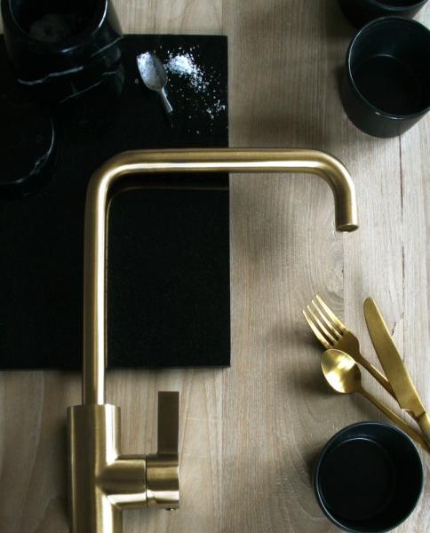 Cass&oslash;e NOBA CK01 k&oslash;kkenarmatur - B&oslash;rstet messing