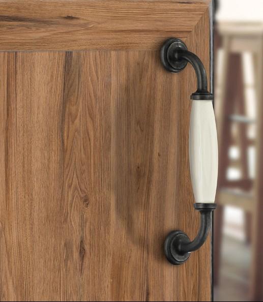 Beslagsboden m&oslash;blelgreb BB6291 - Sort/hvid porcel&aelig;n