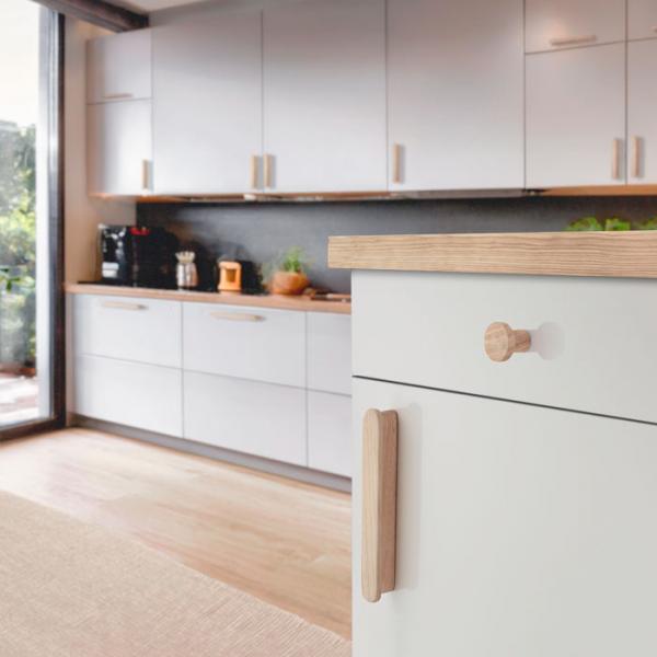 Beslagsboden BB6411 m&oslash;belgreb i tr&aelig; - Lys ask