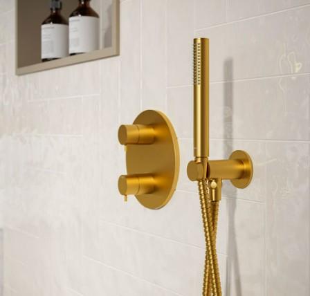 Damixa Silhouet komplet brusesystem til indbygning - B&oslash;rstet messing