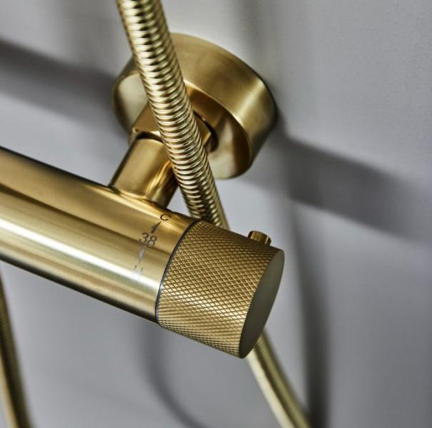 Cass&oslash;e Crystal Cut komplet pakke til badev&aelig;relset - B&oslash;rstet messing